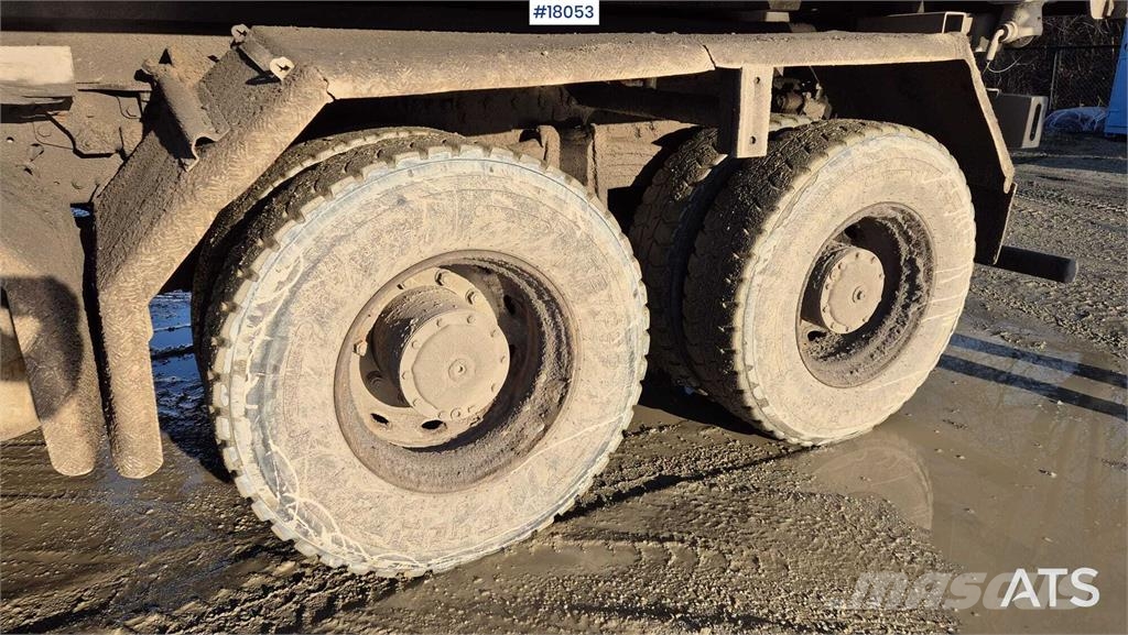 Mercedes-Benz  Camiones bañeras basculantes o volquetes