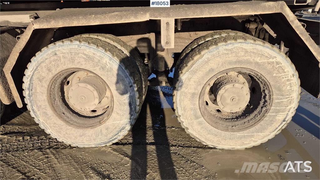 Mercedes-Benz  Camiones bañeras basculantes o volquetes