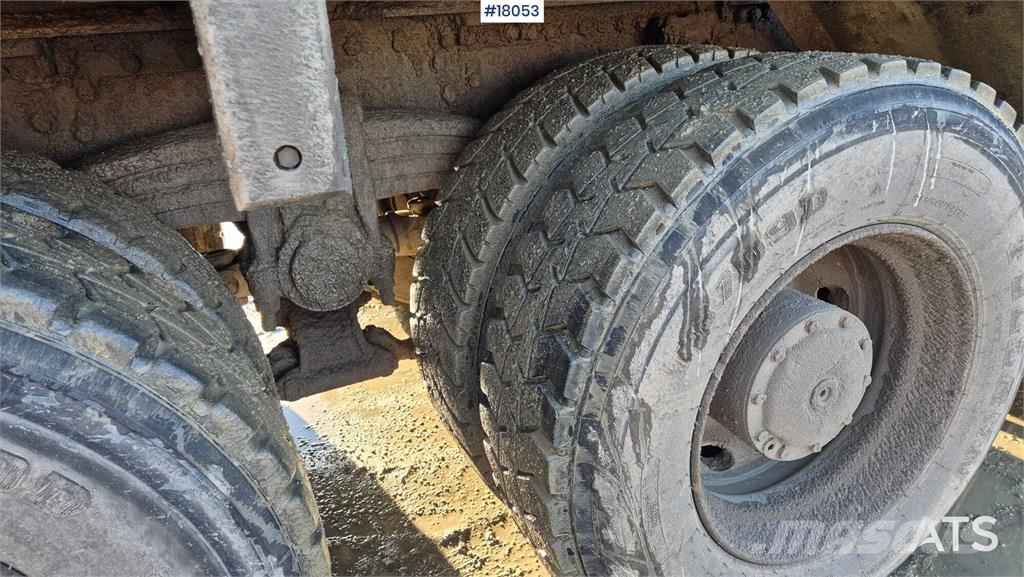 Mercedes-Benz  Camiones bañeras basculantes o volquetes