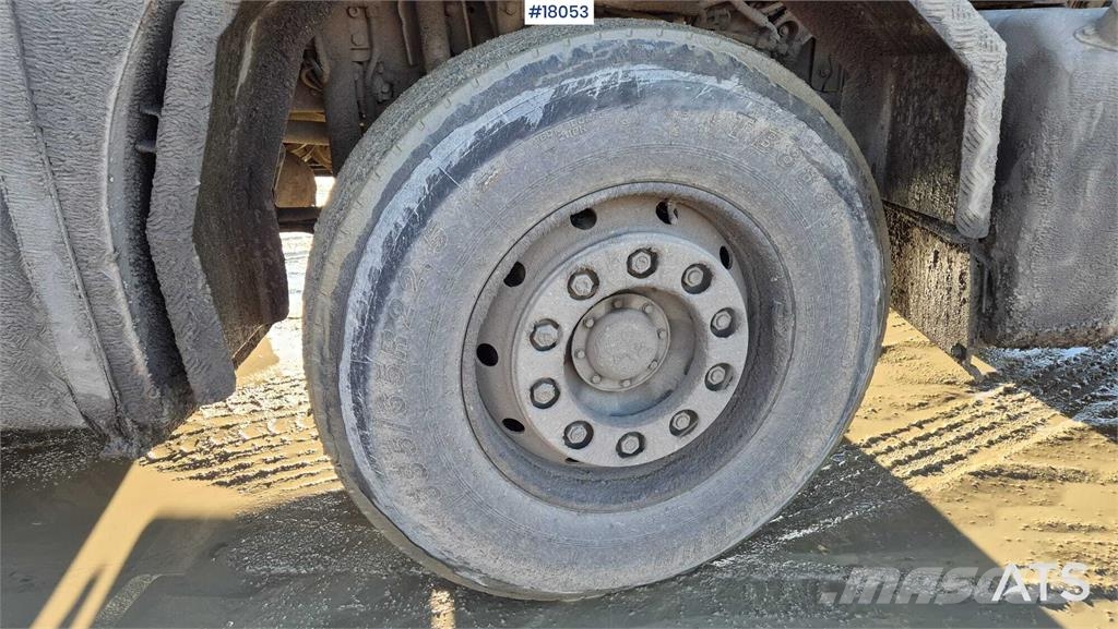 Mercedes-Benz  Camiones bañeras basculantes o volquetes