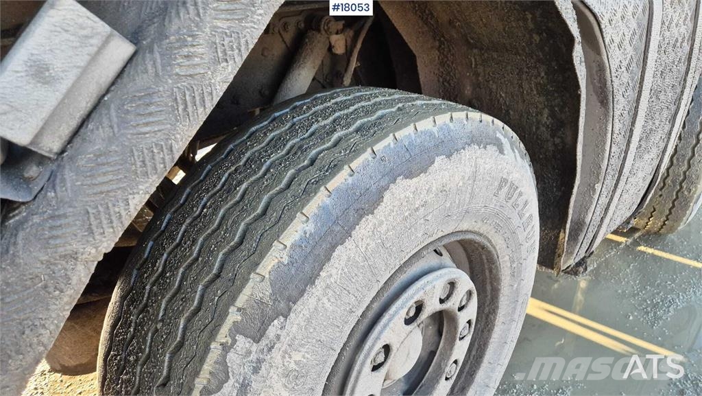 Mercedes-Benz  Camiones bañeras basculantes o volquetes