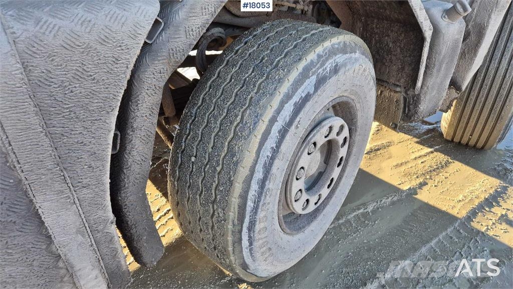 Mercedes-Benz  Camiones bañeras basculantes o volquetes