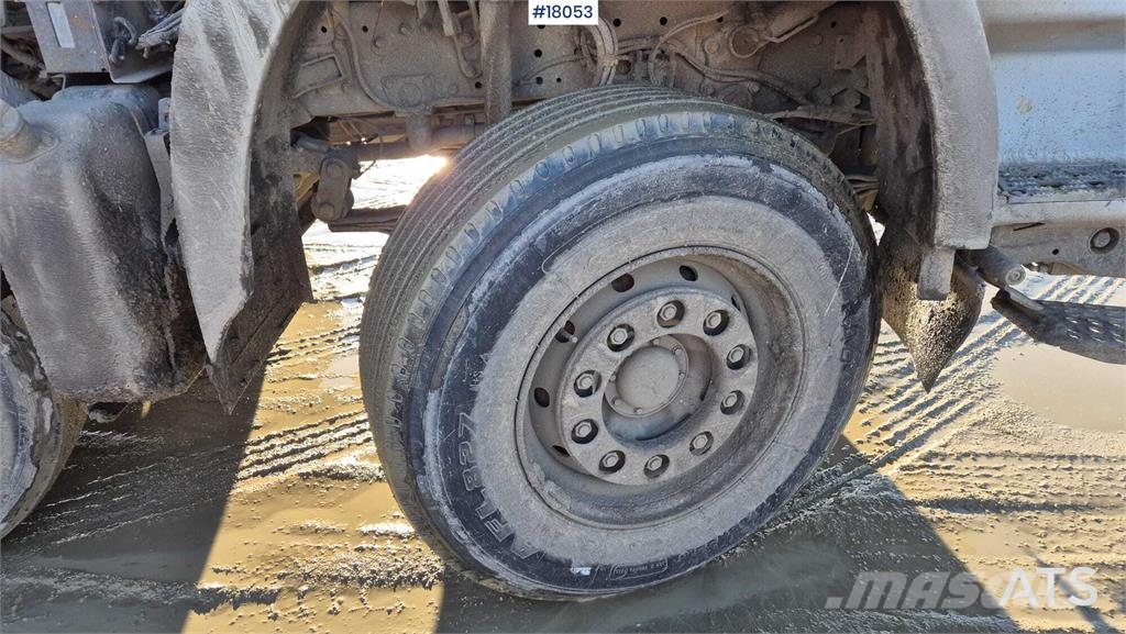 Mercedes-Benz  Camiones bañeras basculantes o volquetes