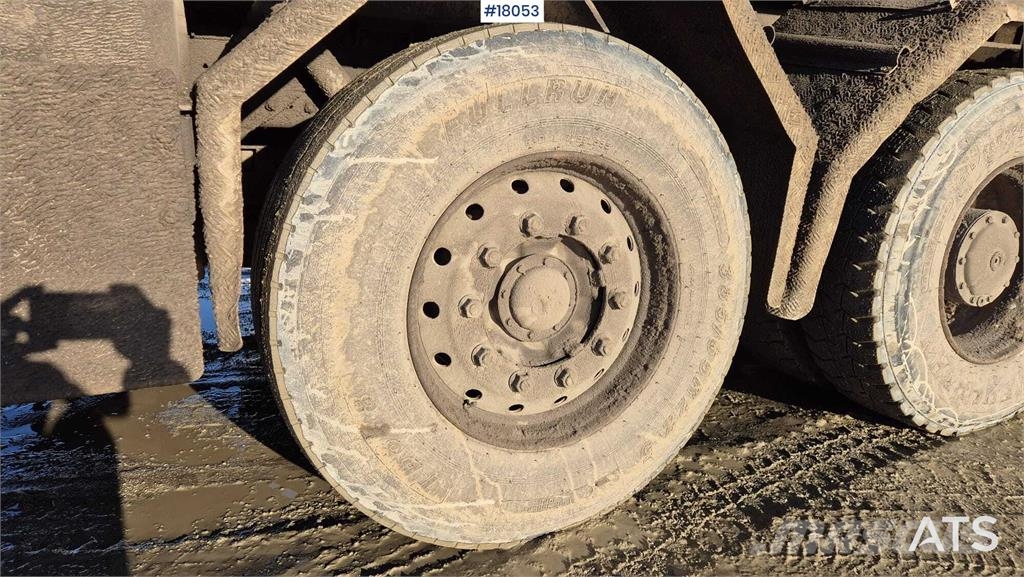Mercedes-Benz  Camiones bañeras basculantes o volquetes