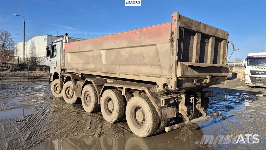 Mercedes-Benz  Camiones bañeras basculantes o volquetes