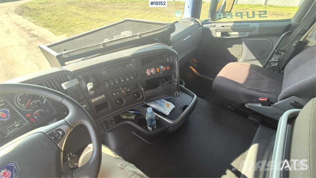 Scania R450 Platós/Csörlős teherautók