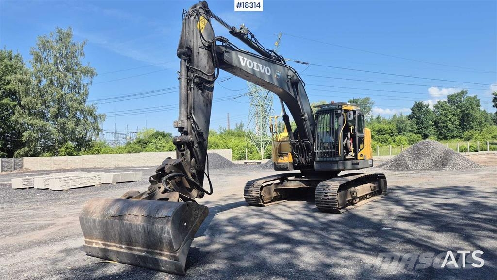 Volvo ECR235 DL حفارات زحافة