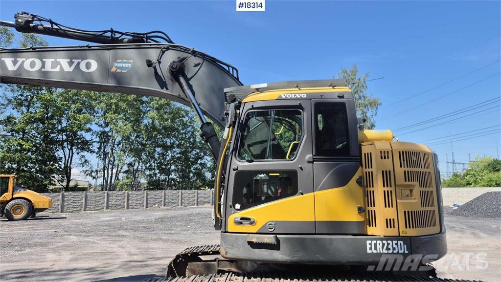 Volvo ECR235 DL حفارات زحافة