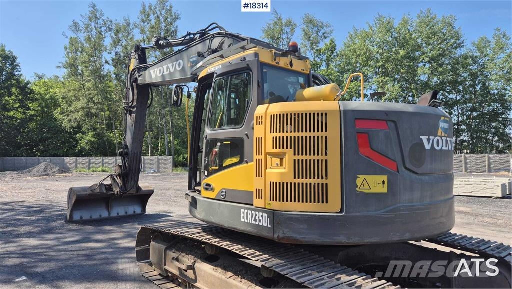 Volvo ECR235 DL حفارات زحافة