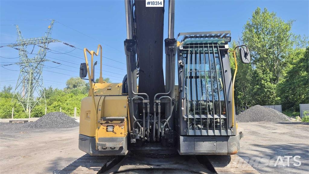 Volvo ECR235 DL حفارات زحافة