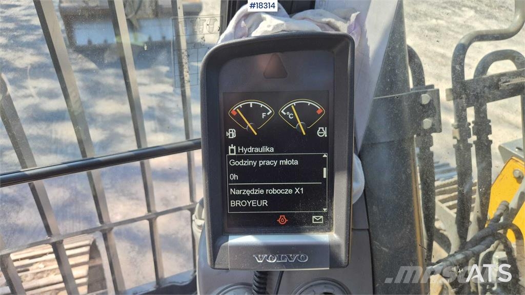 Volvo ECR235 DL حفارات زحافة