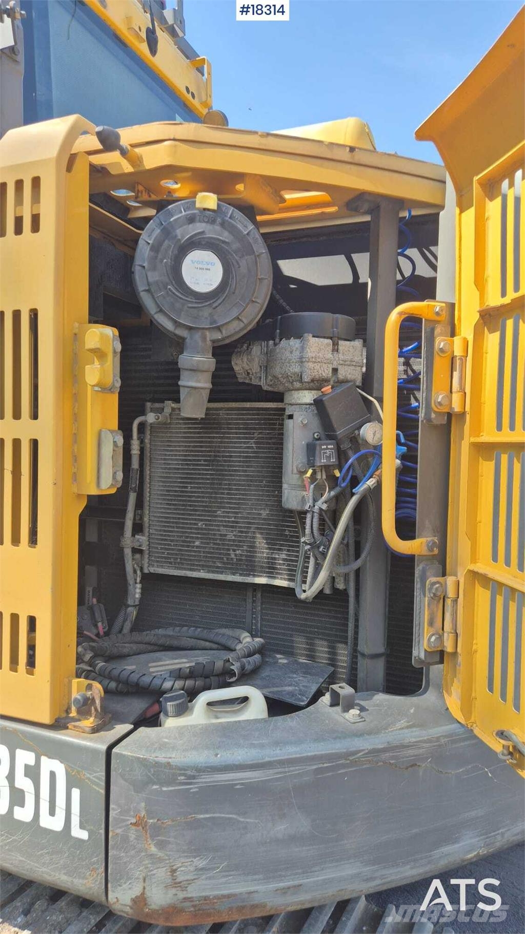 Volvo ECR235 DL حفارات زحافة