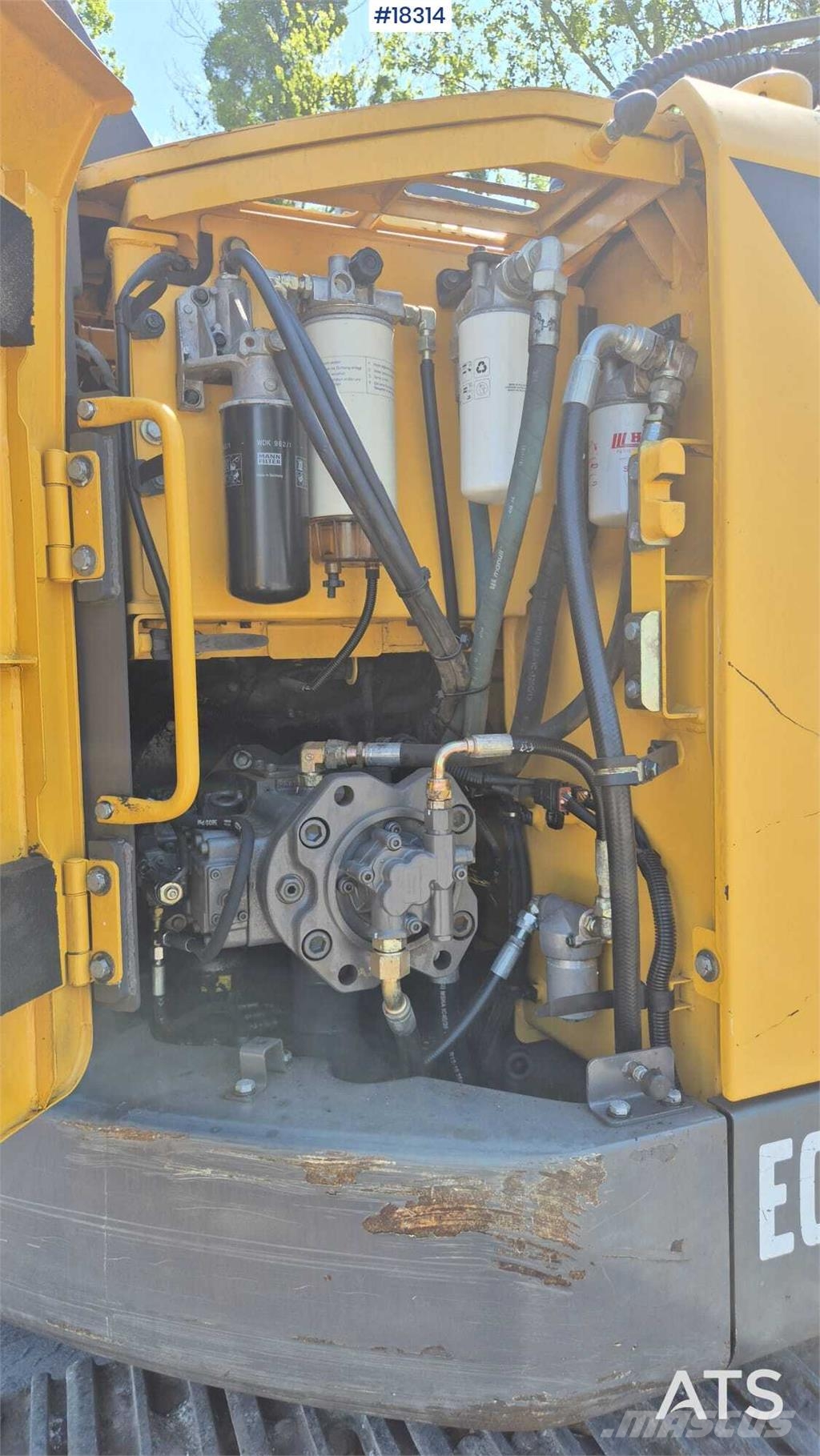 Volvo ECR235 DL حفارات زحافة