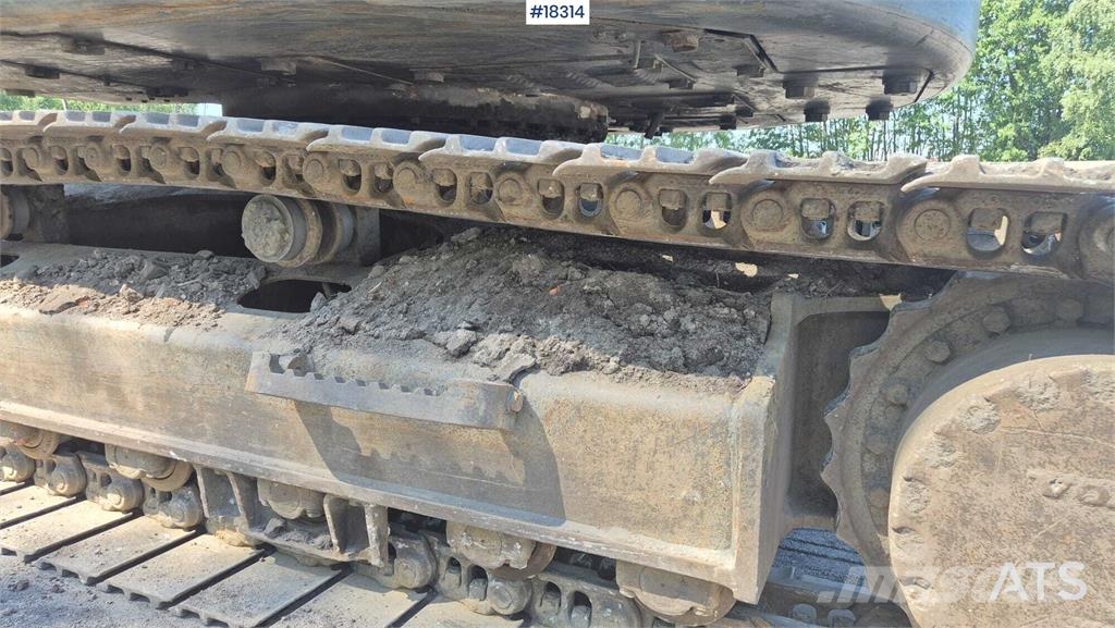 Volvo ECR235 DL حفارات زحافة
