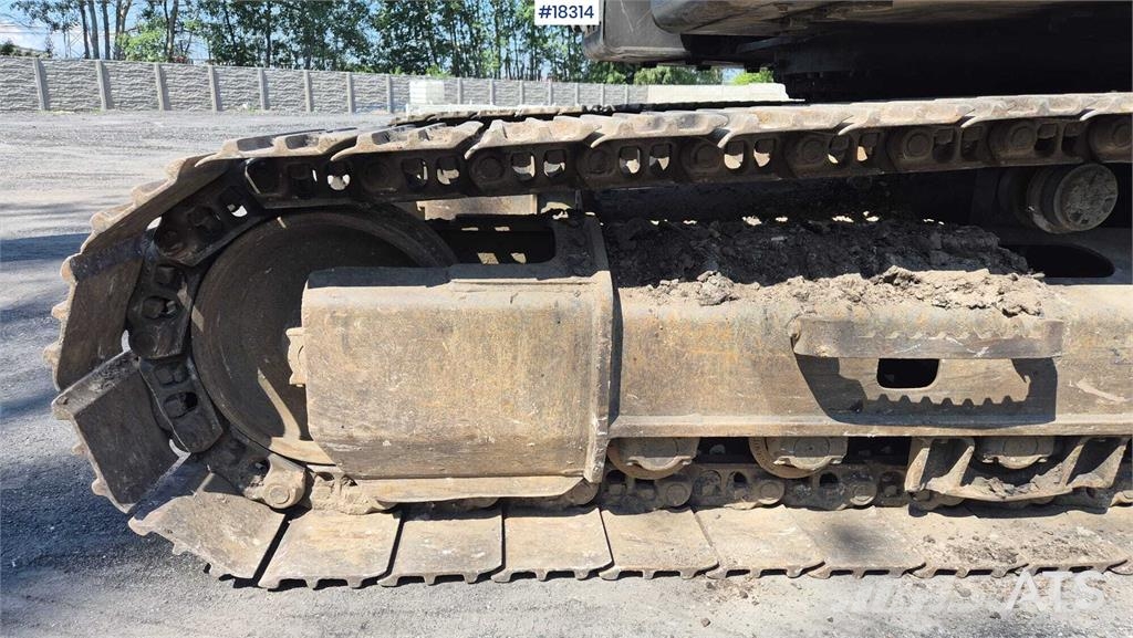 Volvo ECR235 DL حفارات زحافة