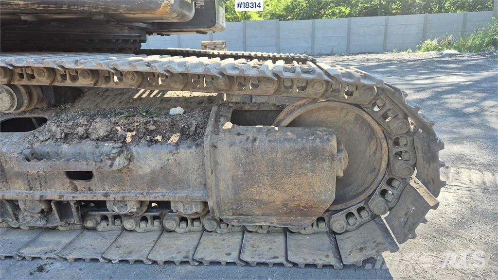 Volvo ECR235 DL حفارات زحافة