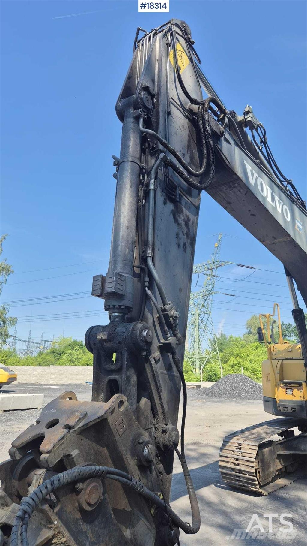 Volvo ECR235 DL حفارات زحافة