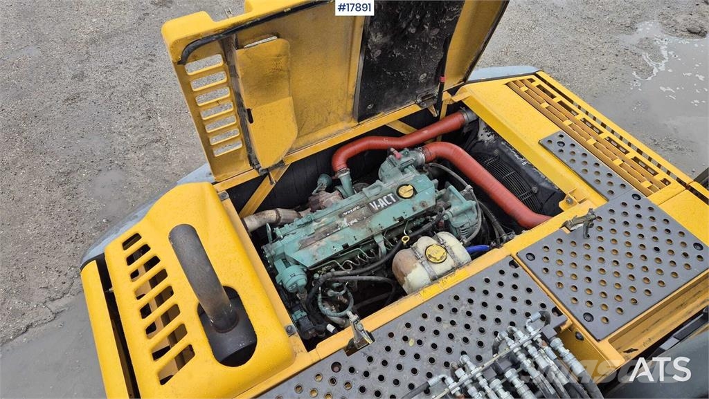 Volvo EW 160C Колісні екскаватори