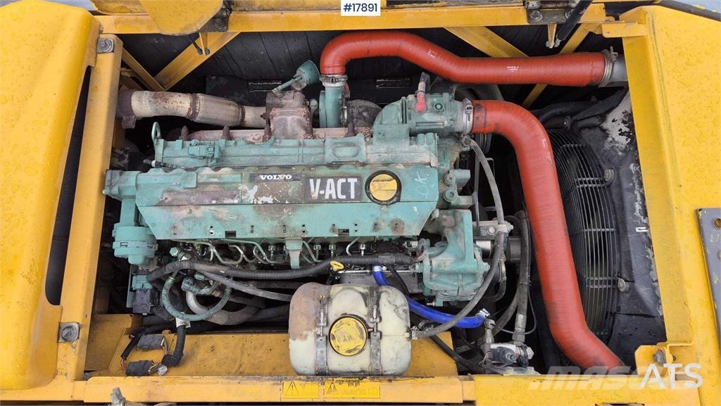 Volvo EW 160C Колісні екскаватори