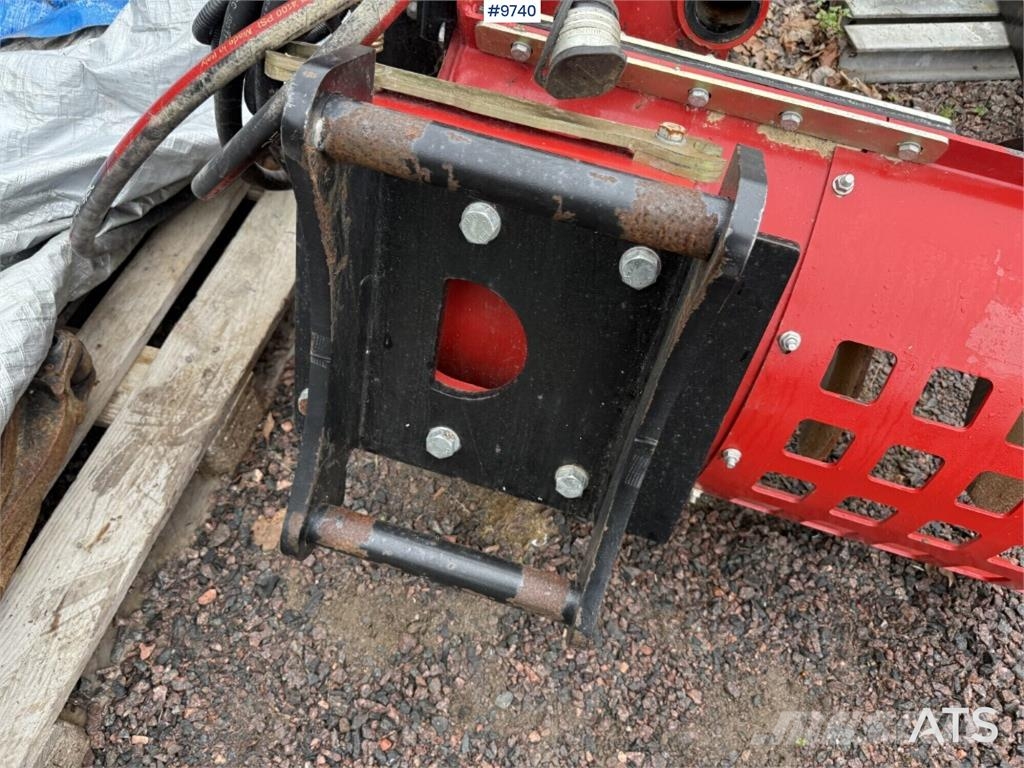 Auger Torque XHD 900 Экскаваторные стрелы