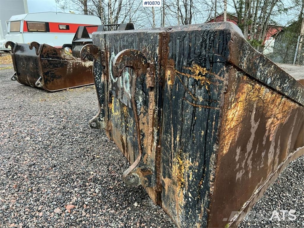  Betongskopa med stora BM fästet دلاء