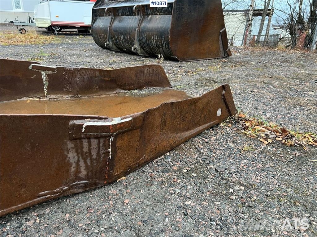  Betongskopa med stora BM fästet دلاء