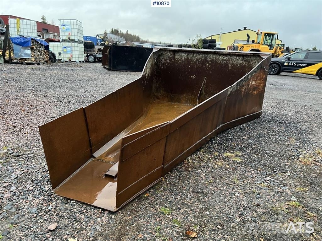  Betongskopa med stora BM fästet دلاء