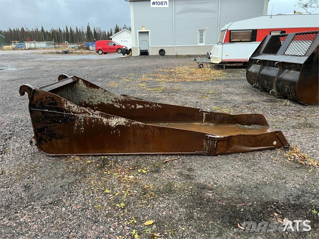  Betongskopa med stora BM fästet دلاء