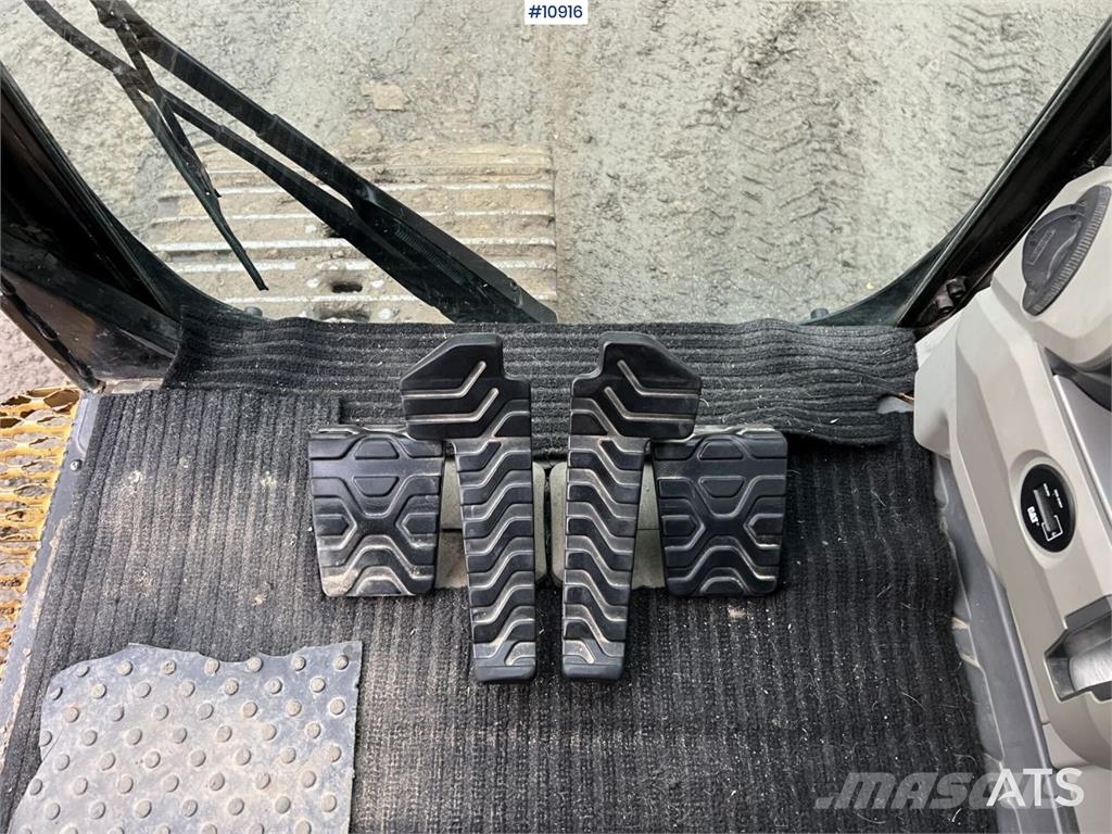CAT 324 ELN Excavator with Bucket Crawler excavators