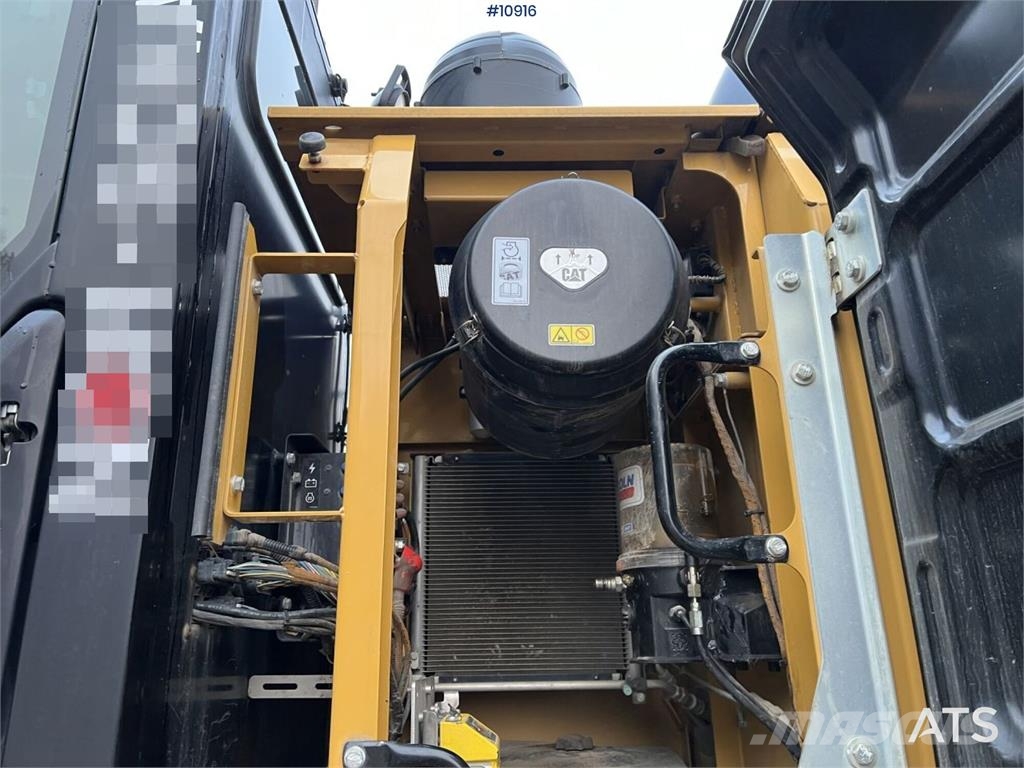 CAT 324 ELN Excavator with Bucket Crawler excavators