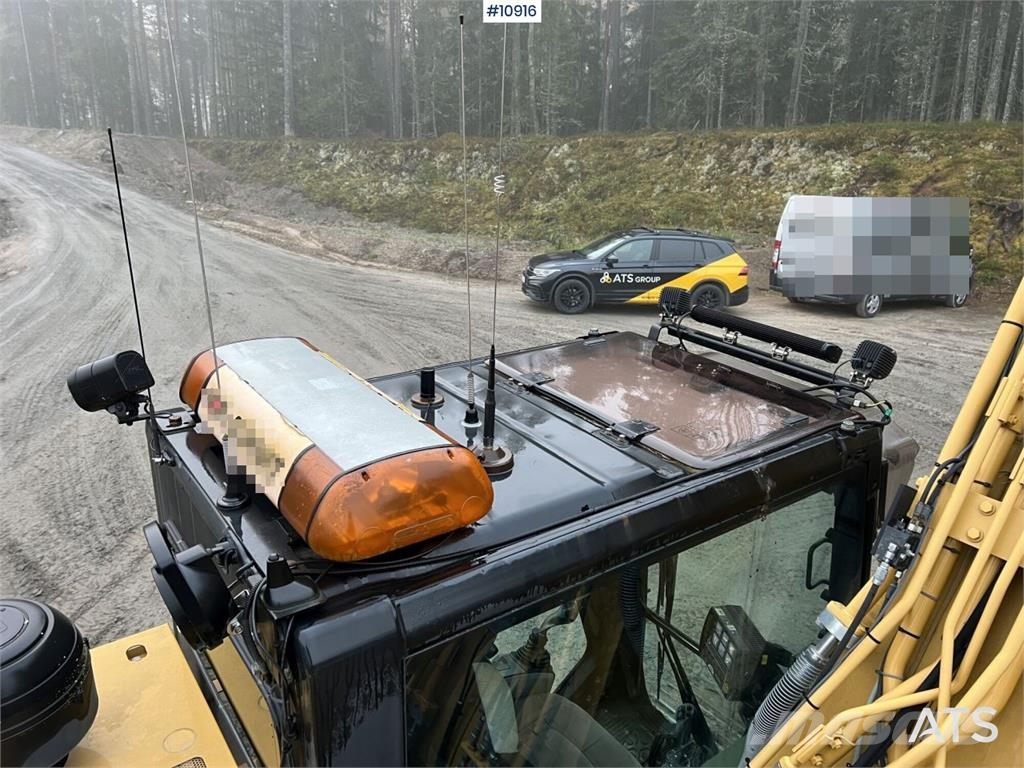 CAT 324 ELN Excavator with Bucket Crawler excavators