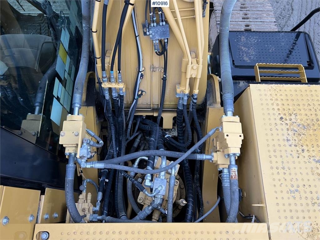 CAT 324 ELN Excavator with Bucket Crawler excavators