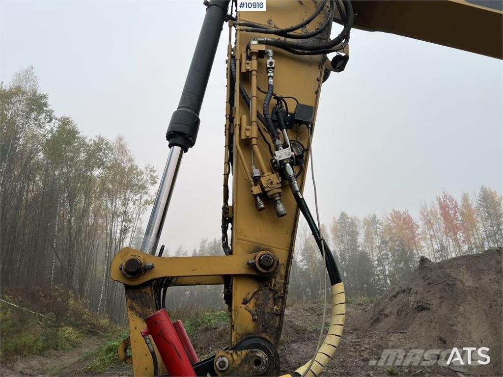 CAT 324 ELN Excavator with Bucket Crawler excavators