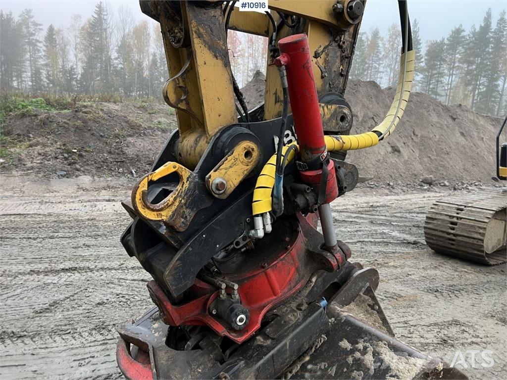 CAT 324 ELN Excavator with Bucket Crawler excavators