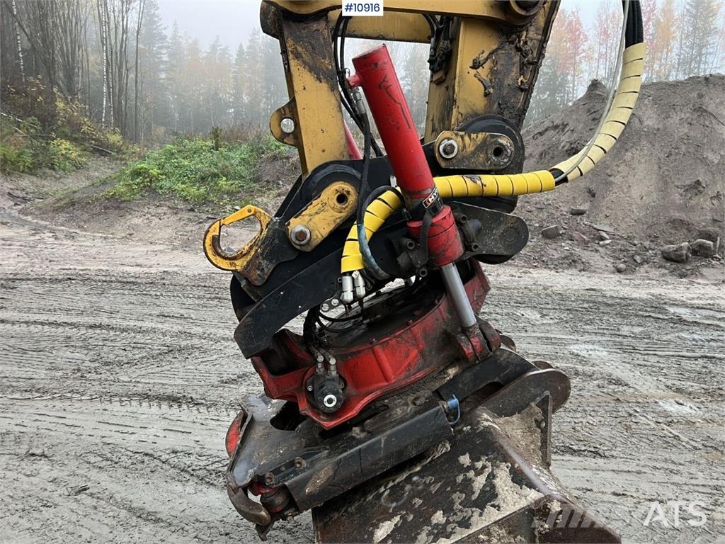 CAT 324 ELN Excavator with Bucket Crawler excavators