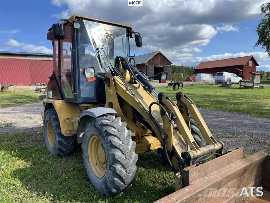 CAT 906 Wheel Loader with Attachments Rataslaadurid