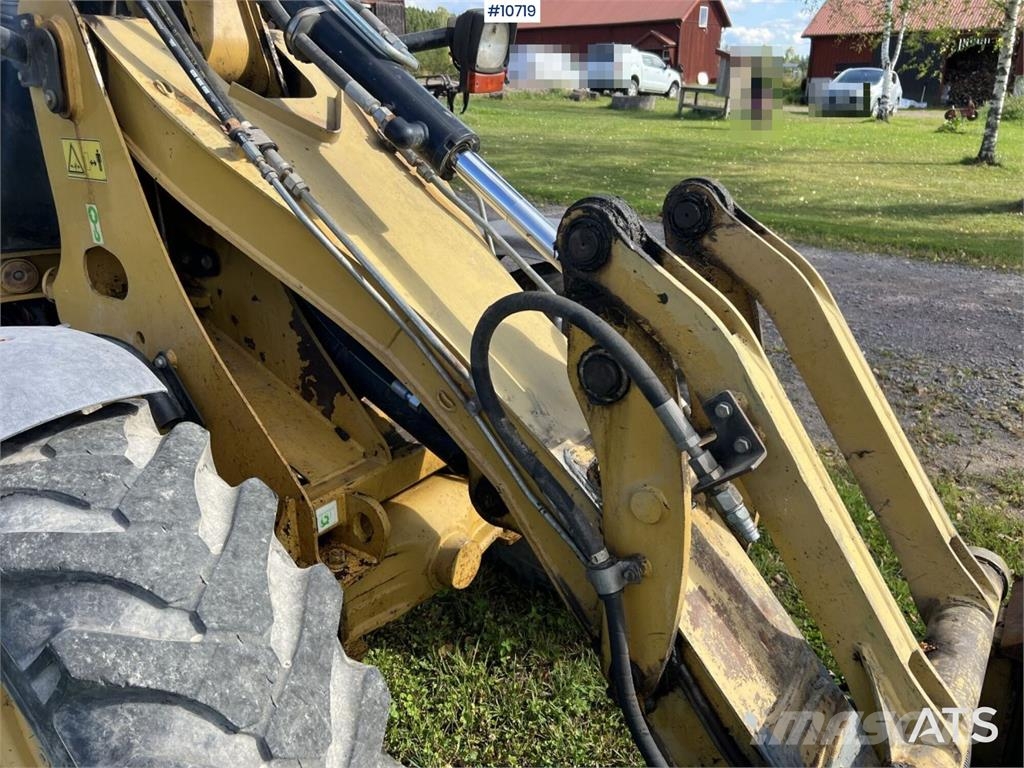 CAT 906 Wheel Loader with Attachments Rataslaadurid