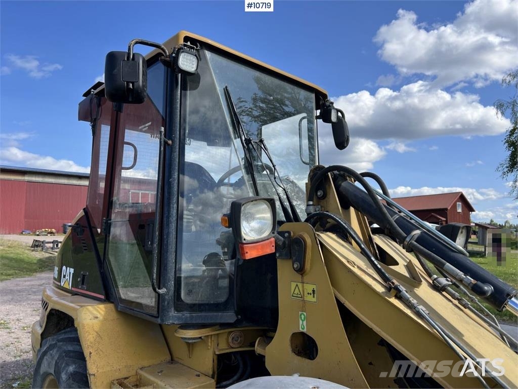 CAT 906 Wheel Loader with Attachments Rataslaadurid