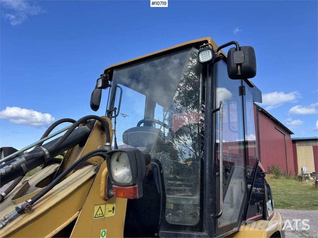 CAT 906 Wheel Loader with Attachments Rataslaadurid