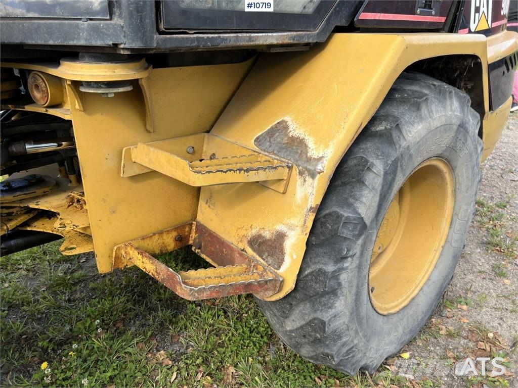 CAT 906 Wheel Loader with Attachments Rataslaadurid