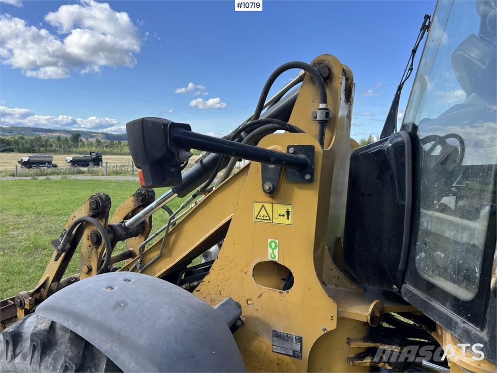 CAT 906 Wheel Loader with Attachments Rataslaadurid