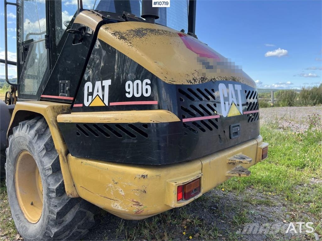 CAT 906 Wheel Loader with Attachments Rataslaadurid