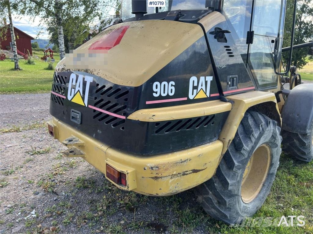 CAT 906 Wheel Loader with Attachments Rataslaadurid