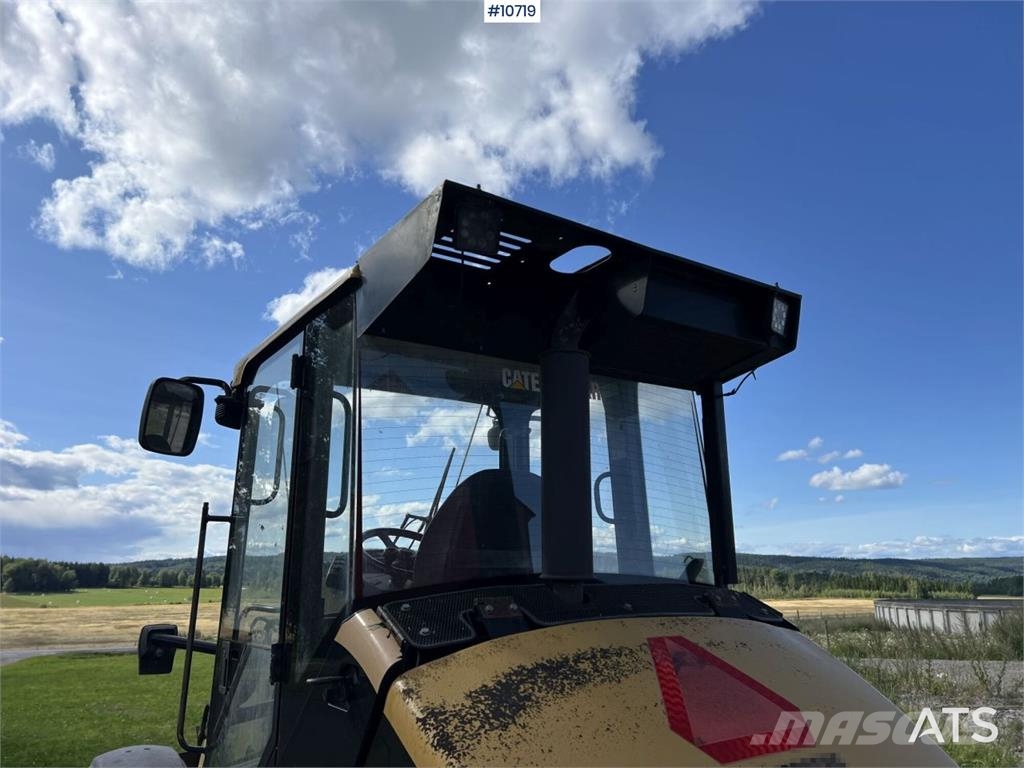 CAT 906 Wheel Loader with Attachments Rataslaadurid