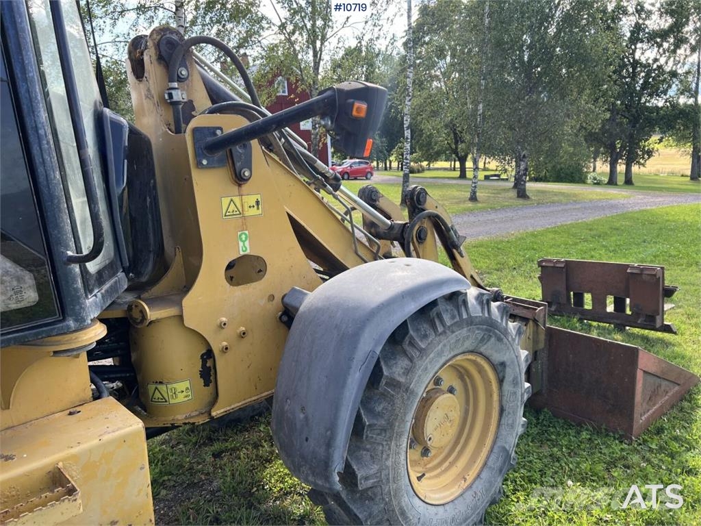 CAT 906 Wheel Loader with Attachments Rataslaadurid