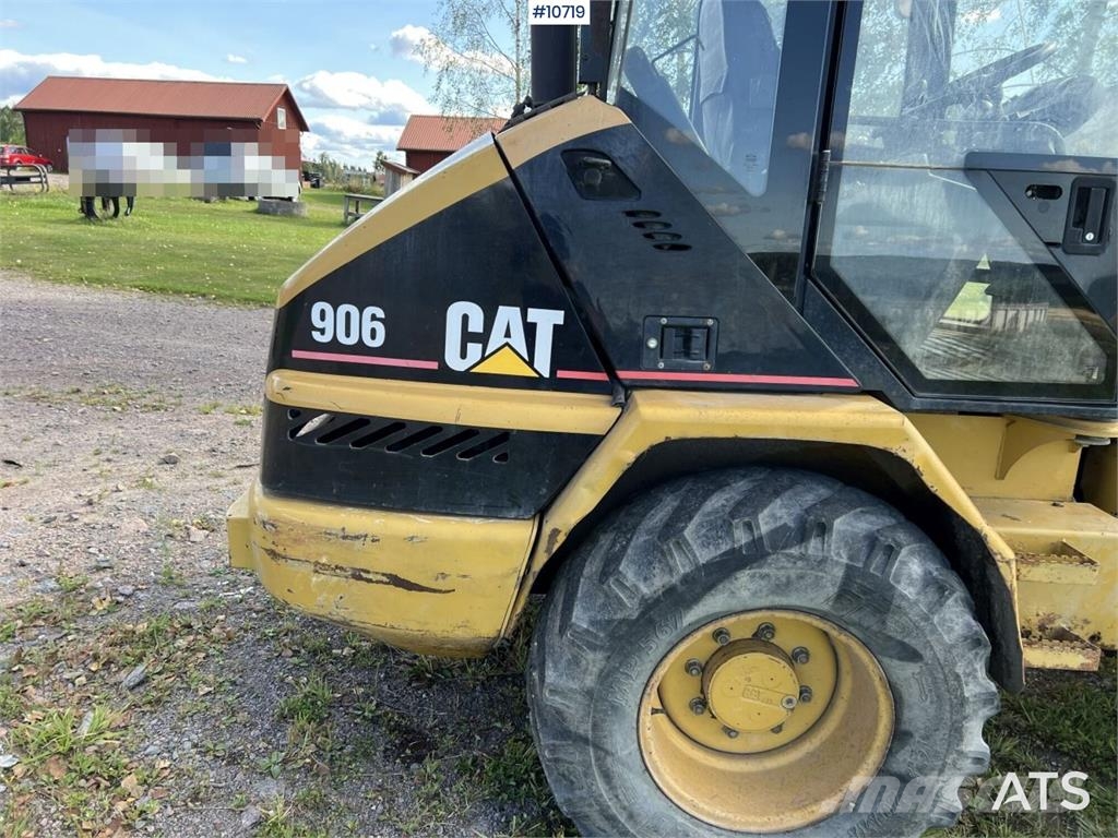 CAT 906 Wheel Loader with Attachments Rataslaadurid