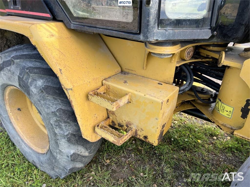 CAT 906 Wheel Loader with Attachments Rataslaadurid