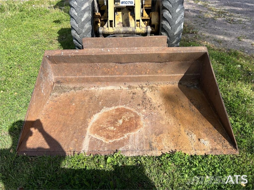 CAT 906 Wheel Loader with Attachments Rataslaadurid