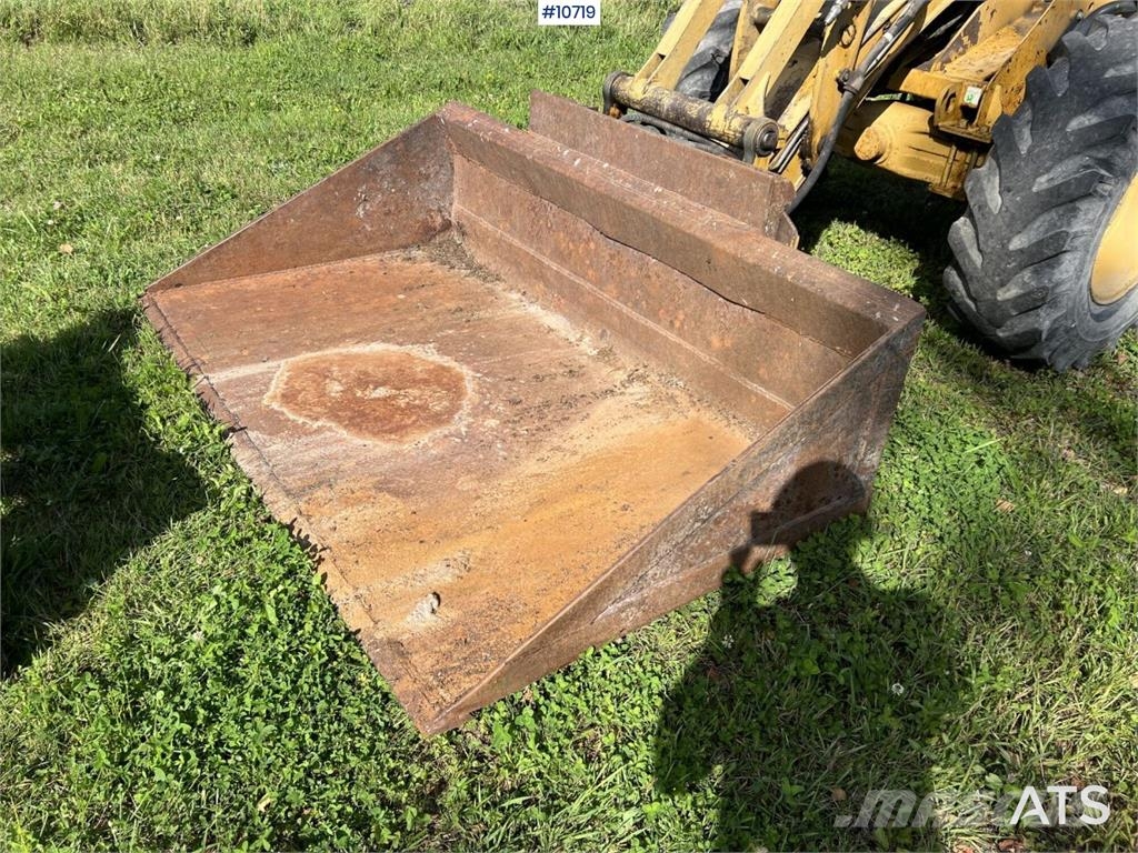 CAT 906 Wheel Loader with Attachments Rataslaadurid