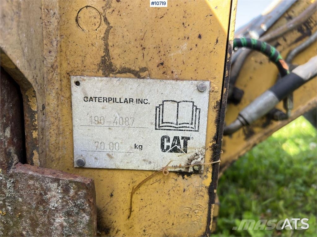 CAT 906 Wheel Loader with Attachments Rataslaadurid